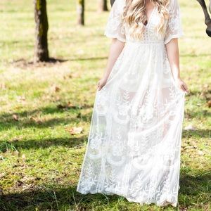 Socialite Cream/white Lace Maxi Dress